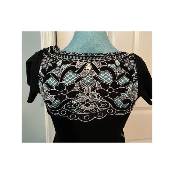 Vintage Energie t-shirt with gorgeous floral detail across the back - Picture 2 of 3
